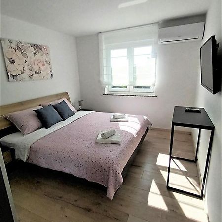 Apartman Dori Pula Luaran gambar